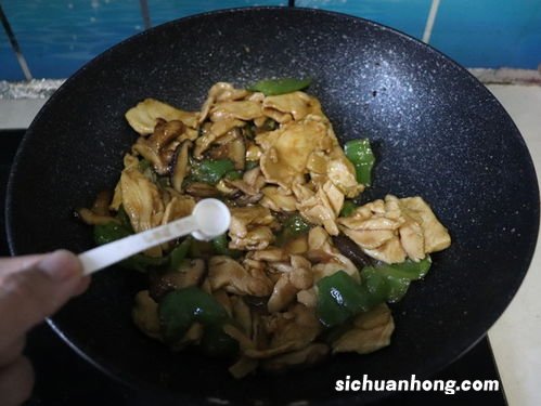 香菇青椒鸡肉怎么炒好吃又简单