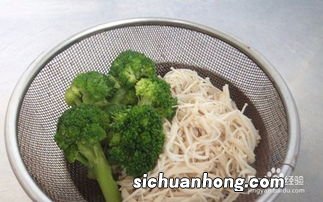 西兰花拌菜的油怎么做