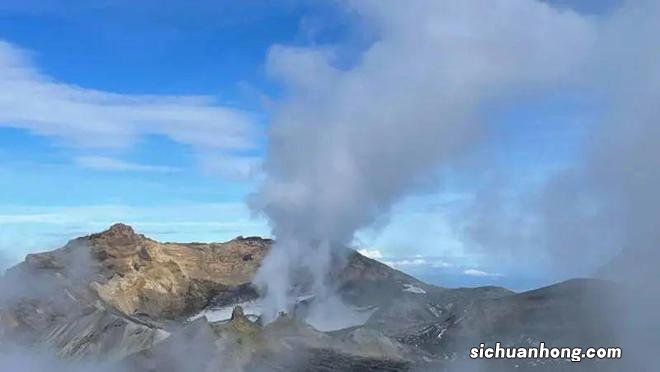 新西兰北岛火山冒出滚滚水蒸气！专家预测长时间爆发可能性.…..