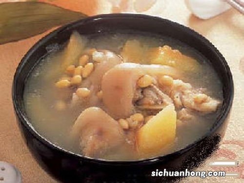 煮梨放在什么里面煮