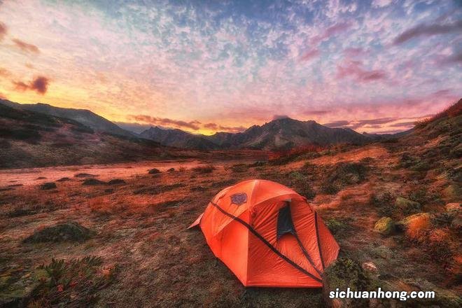 双面露营:爱好者的乌托邦,投机者的发财梦