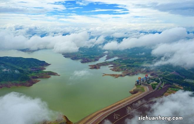 黄河壶口瀑布出现“绿水”，泥沙含量明显下降，究竟是什么原因？