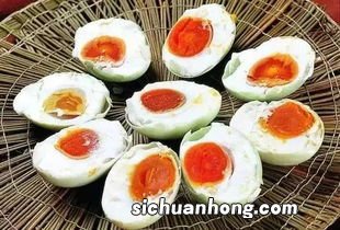 为什么咸鸭蛋会长毛