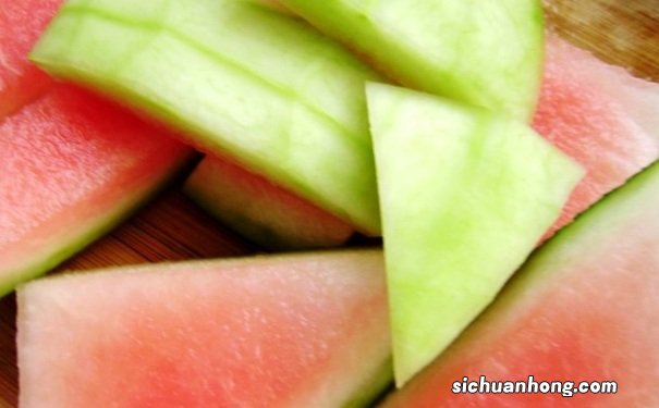 西瓜皮敷脸可以不洗吗？西瓜皮敷脸不洗会怎样？