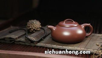 扁腹的紫砂壶泡什么茶