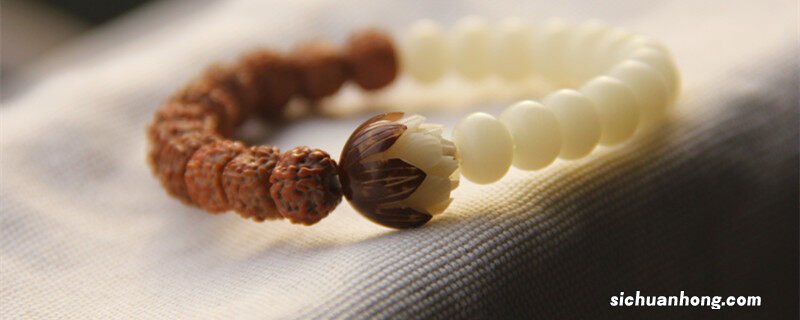 白玉菩提变色8个过程图 白玉菩提盘多久会变色