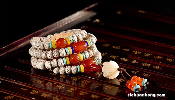 白玉菩提变色8个过程图 白玉菩提盘多久会变色