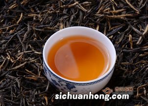 红茶泡水后是什么样子