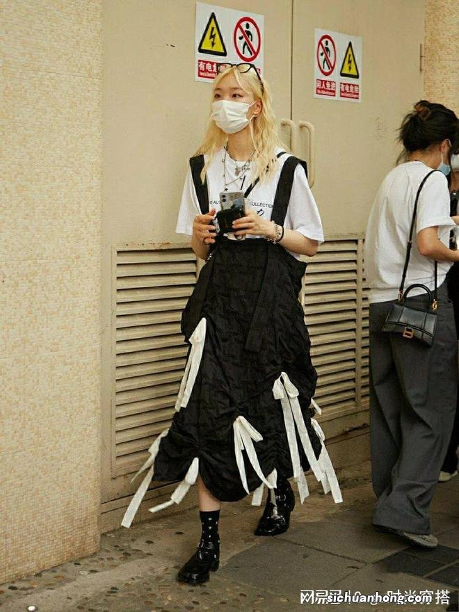 这双鞋为什么这么火,时髦人士都在穿它!