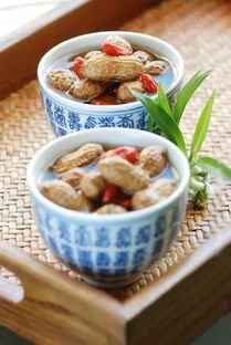 筒子骨髓炖花生有什么作用