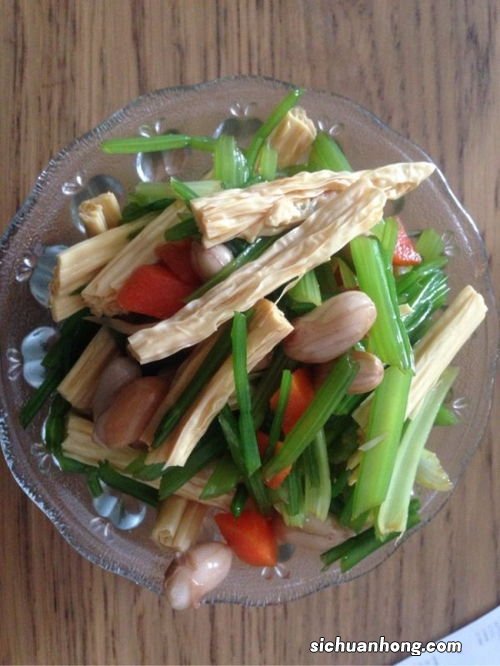 芹菜腐竹花生米怎么做好吃