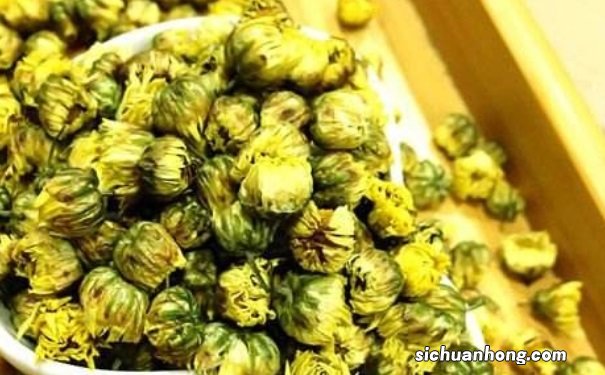 菊花红萝卜炖猪养生汤有哪些功效作用？喝菊花茶的禁忌事项？