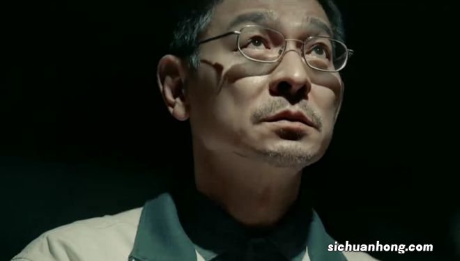 《流浪地球2》被人民日报点评,言辞犀利,字字说到观众的心坎里
