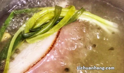 蒜泥白肉煮多久