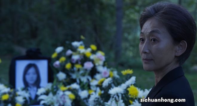 王子文的眼神杀、李小冉的嘴角,《三体》的微表情是演员的修罗场