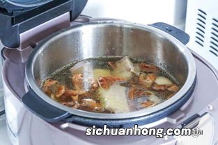 老鸭用高压锅压多久