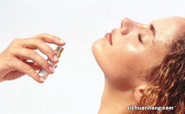 夏日怎么选择香调?适合夏天的香水有哪些?