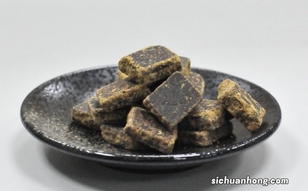 黑糖的功效作用有哪些？吃黑糖有哪些好处？