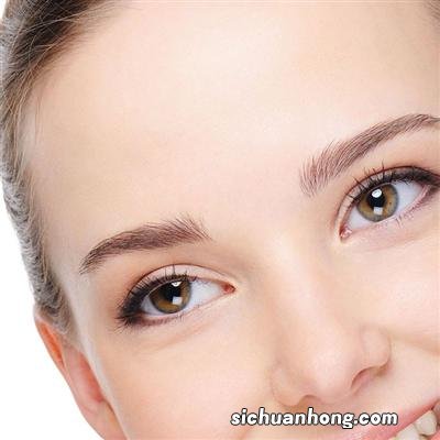 眼睛周围长小疙瘩