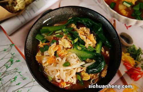 锅里放油葱花什么做法