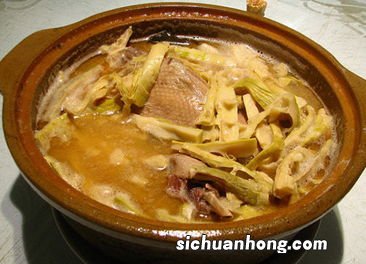 鸭肉炖什么比较补