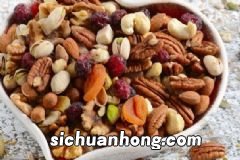 老人食用蜂蜜有什么禁忌?老人食用蜂蜜的有什么要注意的?