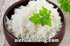 好用的底妆产品有哪些？裸妆底妆产品有哪些？