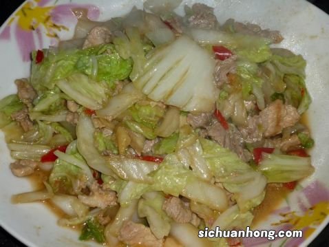 白菜炒肉什么时候加盐