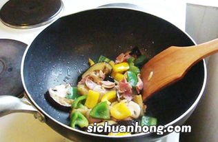 炒菜一般用什么锅好