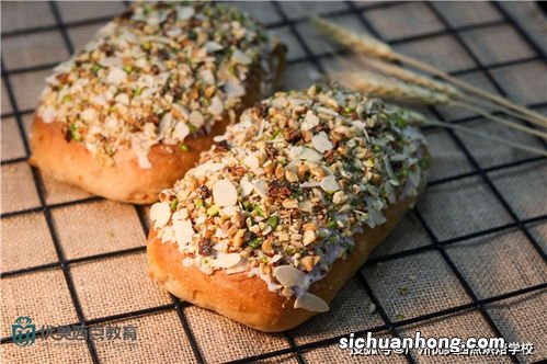 做面包蛋糕需要学什么