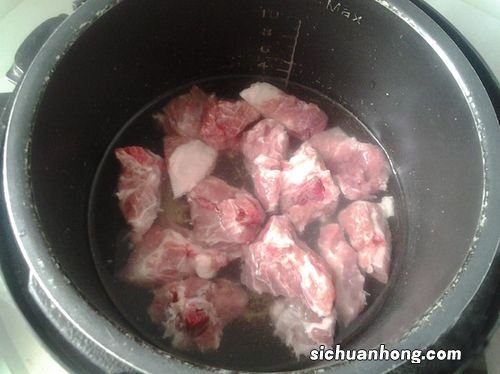 高压锅排骨炖墨鱼多久