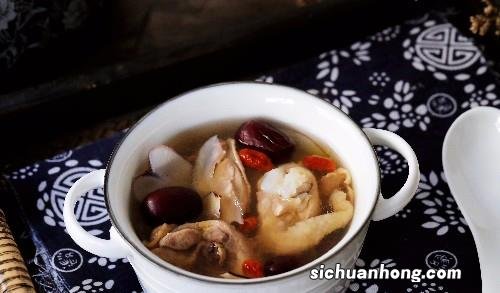 鸡肉炖汤怎么补身体