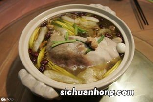 猪肚跟什么一块炖