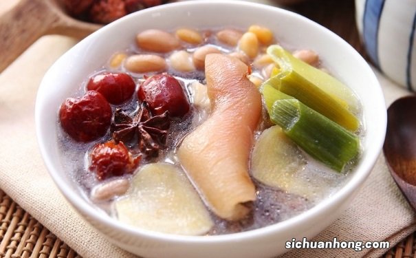 猪蹄汤怎么做更营养?猪蹄汤的做法有哪些呢?