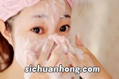 蓝色之恋口红含铅吗？蓝色之恋口红有毒吗？