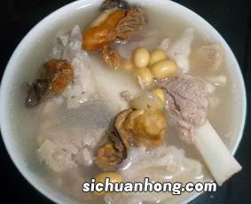 红萝卜炖排骨汤放什么好吃