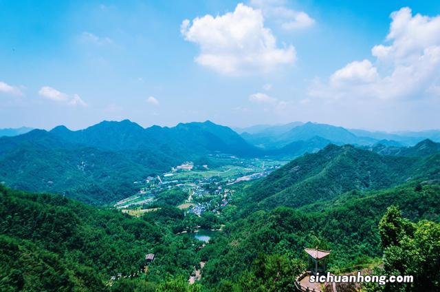 江南唯一的悬空寺，比山西恒山悬空寺还高60米，屹立700年不倒