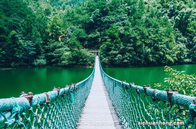 江南唯一的悬空寺，比山西恒山悬空寺还高60米，屹立700年不倒