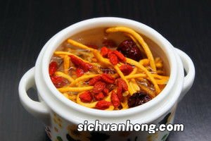 炖汤虫草花什么时候放