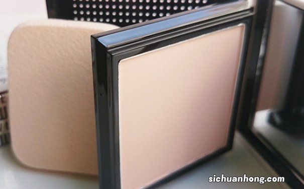 恋爱魔镜两用粉饼怎么用？恋爱魔镜两用粉饼使用方法