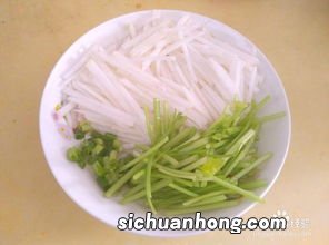 红萝卜和什么菜炒好吃