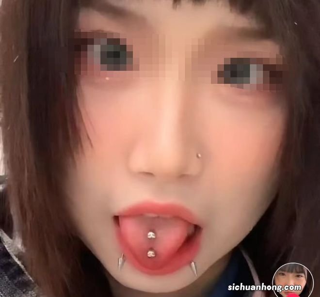 “00后”宝妈参加家长会,吐舌自拍惹争议,网友:当你孩子真可怜