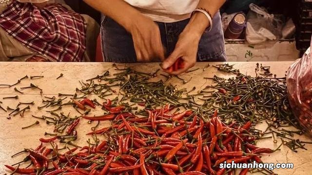 西双版纳,左手老挝冰咖啡,右手榴莲菠萝蜜,火过三亚真的不简单