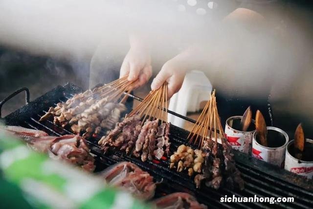 西双版纳,左手老挝冰咖啡,右手榴莲菠萝蜜,火过三亚真的不简单