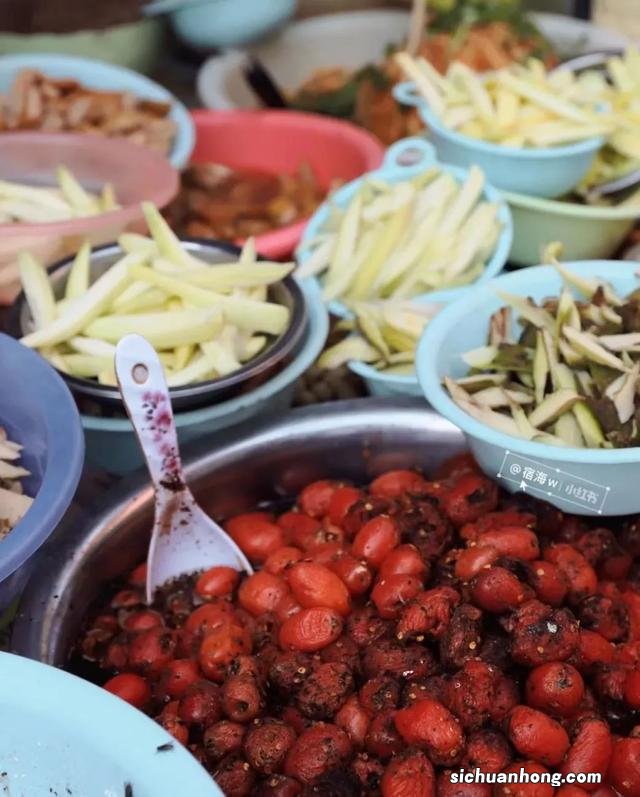 西双版纳,左手老挝冰咖啡,右手榴莲菠萝蜜,火过三亚真的不简单