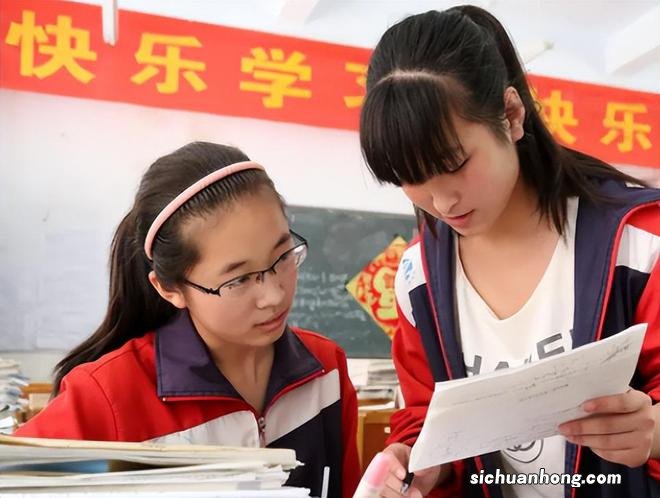 “不觉得尴尬吗”?贵州女孩首次来“例假”,父亲暖心做法引热议