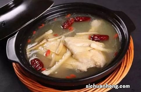 公鸡可以和什么炖汤好