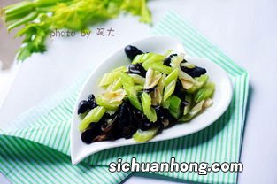 百合黑木耳芹菜怎么烧的