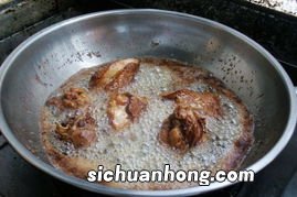 剁好的鸡炖多久才能熟