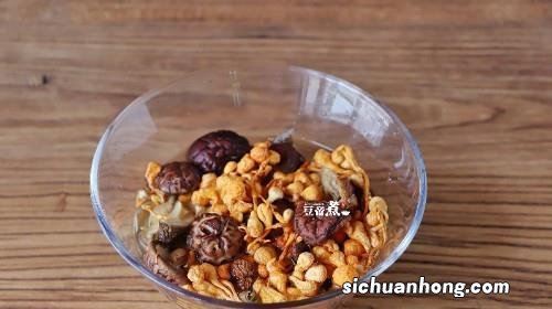 剁好的鸡炖多久才能熟